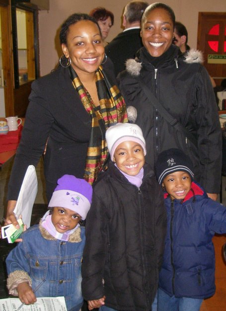 With beautiful family Cassandra, Tequira, Tarell and Tenayah
