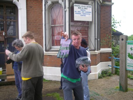 Ooh what big gloves!